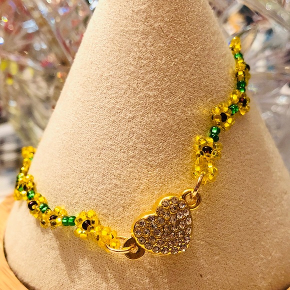 Mooey Bracelets Jewelry - Sunflower Daisy Zircon bracelet minimalist thin  NWOT Magnetic Gold Heart Flower